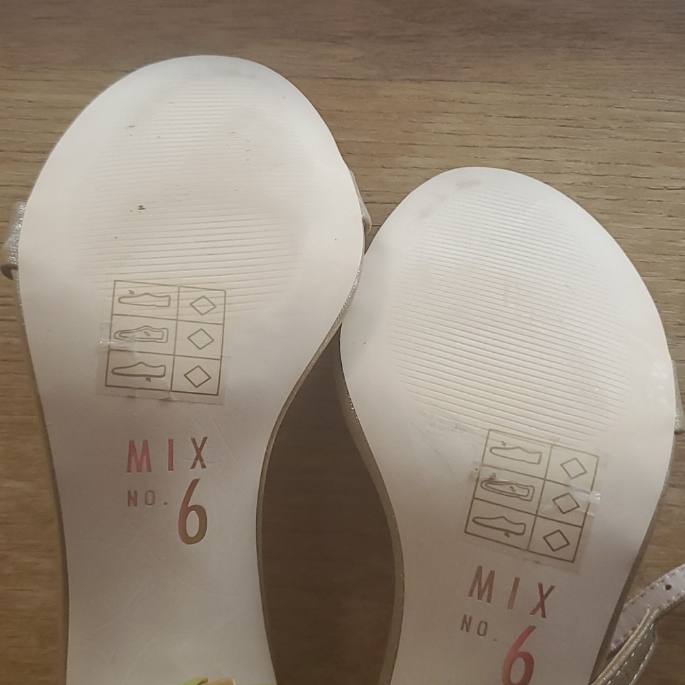 Shoes - Picture 5 of 5